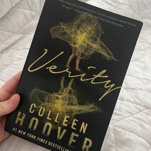 Verity By: Colleen Hoover